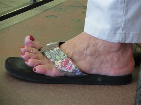 Gilf feet Search